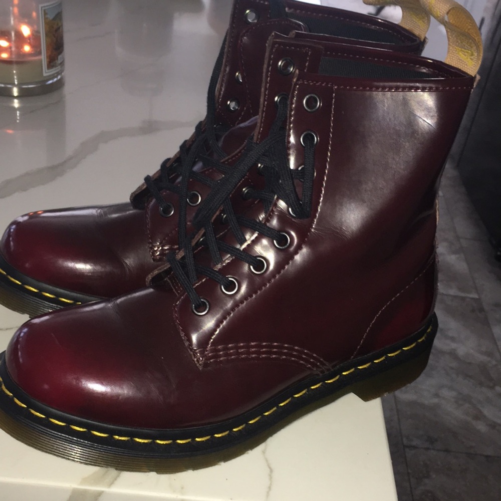 DOC MARTIN BURGUNDY LEATHER Lace-Up Combat Boots with Yellow Stitching WORN 1x